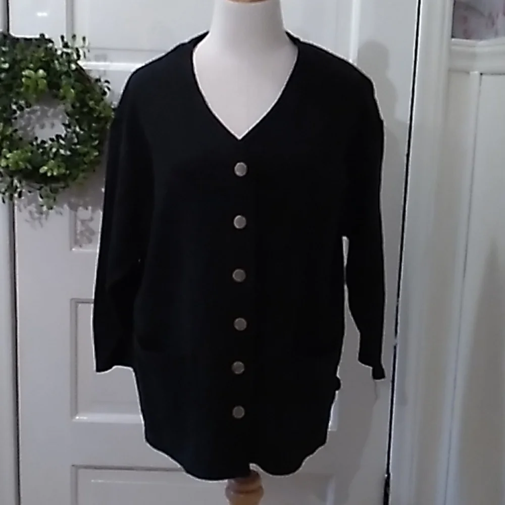 Vintage Huntington Ridge black grandma 👵 granny chic cardigan pockets